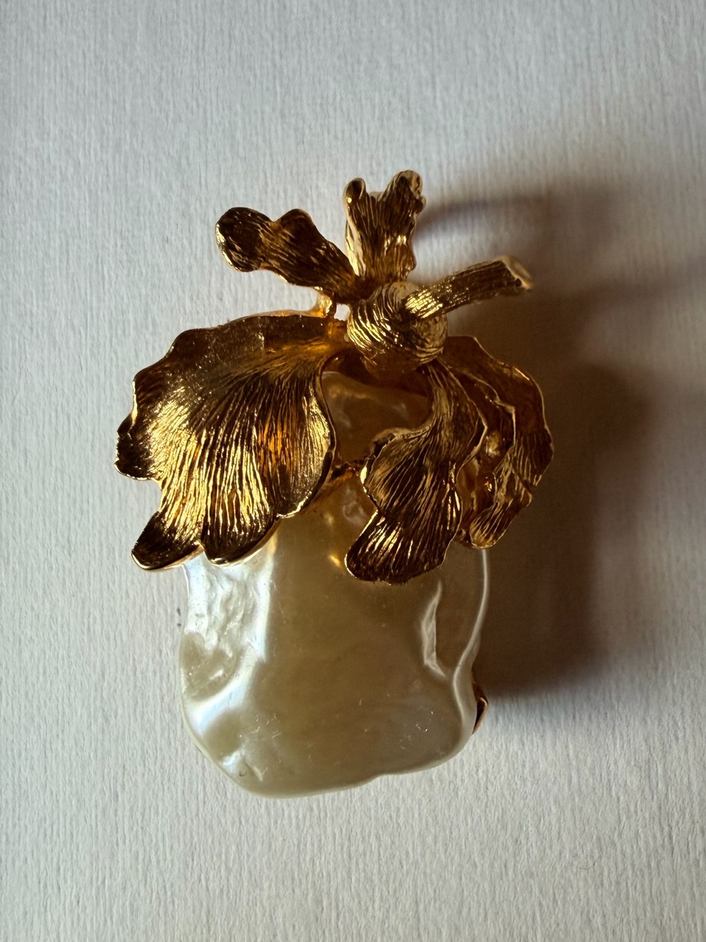 Vintage Signed IVANA Trump Faux Pearl Acorn Fruit Brooch Pin Gold Tone 90s